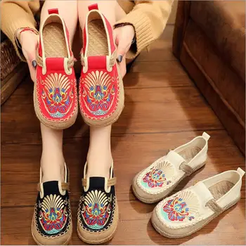 2020. gada pavasara Autunm vecās Pekinas auduma kurpes sieviešu Ķīnas nacionālā stila izšūtās kurpes apaļa galva Kokvilnas Veļu, Mokasīni