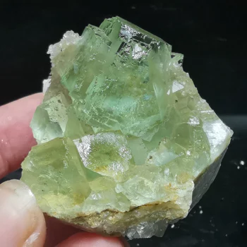 62.6 gNatural reto zāli, zaļo fluorite minerālu paraugu akmens šķembu dziedināšanas kristāla akmens apdares KVARCA GEM