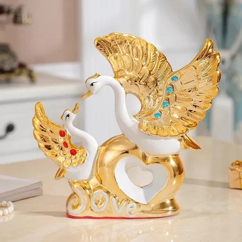 Eiropas Kāzu Dekori Amatniecības Keramikas Radošo Telpu Dekorēšana Rokdarbu Zelta Gulbis Mīlestību, Porcelāna Figūriņas Rotājumi