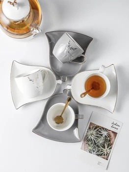Jaunā Eiropas stila keramikas kafijas tasi kopums, mūsdienu tējas set set, Britu pēcpusdienas tējas tasi, piens, kauss, nerūsējošā tērauda karoti，rokasgrāmata