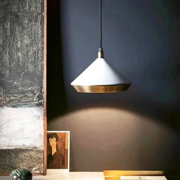 Ziemeļvalstu personības dzīvojamā istaba lampas modernās gaismas luksusa galda lampa, grīdas lampa guļamistaba studiju lampas
